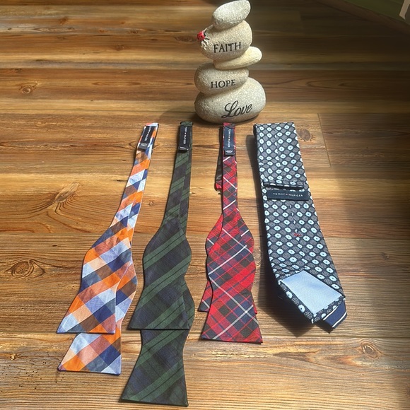 💖Tommy Hilfiger 💯 % silk tie set - Picture 2 of 3
